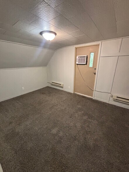 Building Photo - 2139 N 67th St