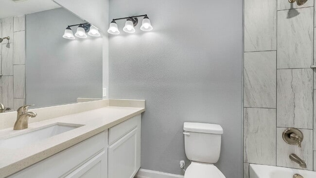 Building Photo - 474 Ridge Haven St