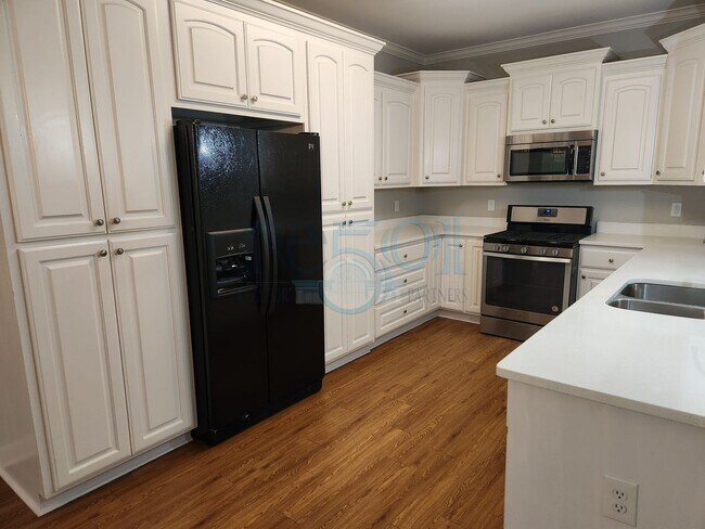 Building Photo - Gorgeous Find In West Little Rock! Reduced...