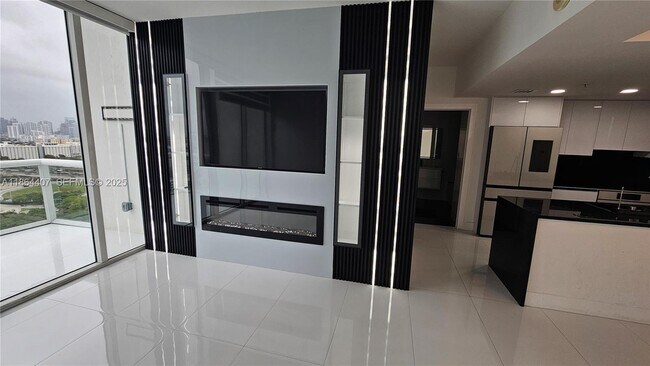 Building Photo - 1861 NW N River Dr