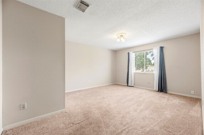 Building Photo - 21431 Park Bend Dr