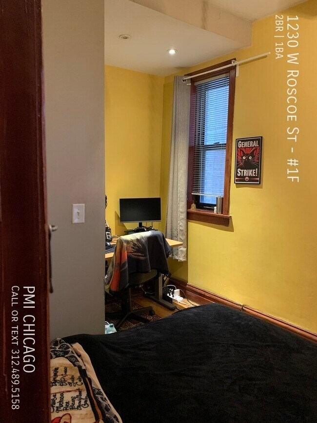 Building Photo - 1230 W Roscoe St