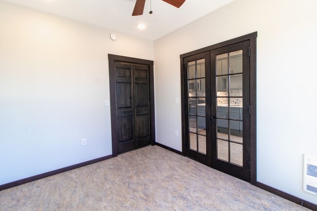Building Photo - AVAILABLE JULY - Renovated Luxury 1 bed/1 bath Home on PARK POINT