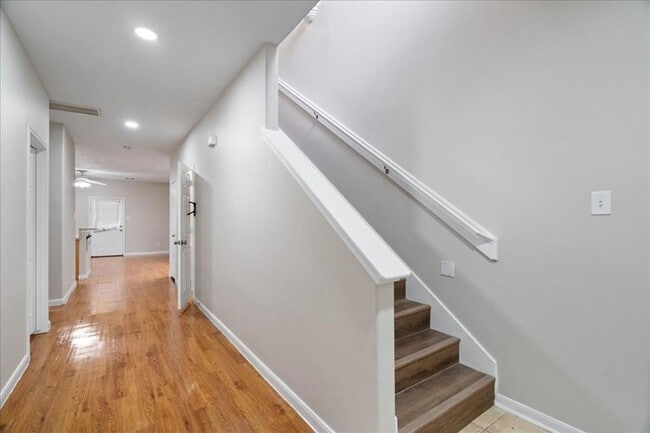 Building Photo - Roomy 4bdr Near NRG