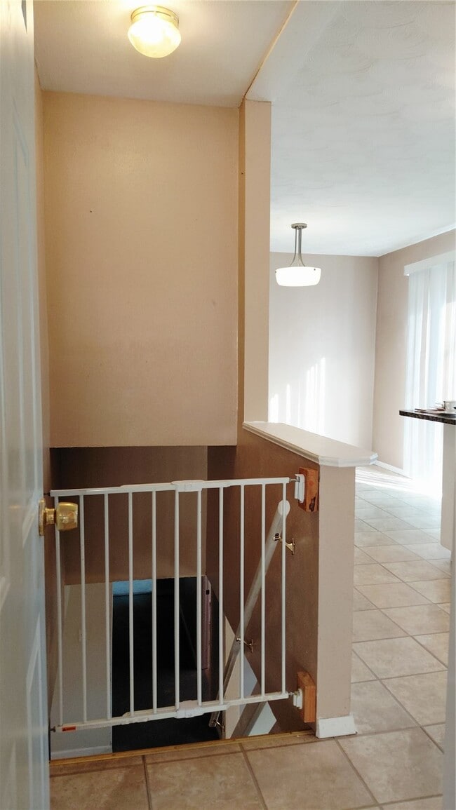 Building Photo - 1920 Americana Way