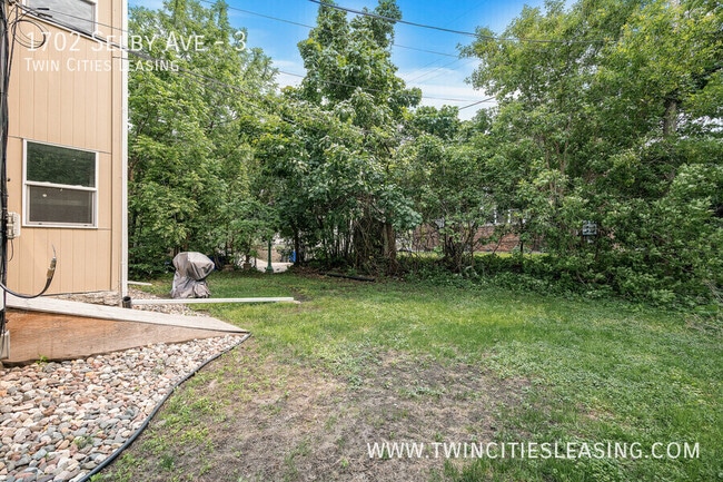 Building Photo - 1702 Selby Ave