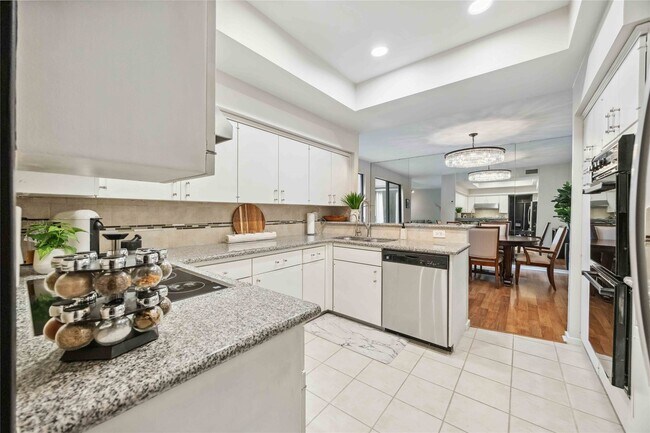 Building Photo - 3 Litchfield Ln