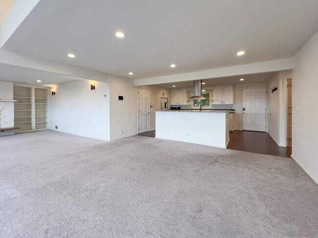 Building Photo - 2bd/1ba Seattle House