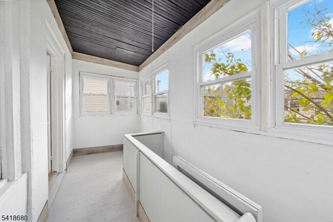 Building Photo - 334 Pine St