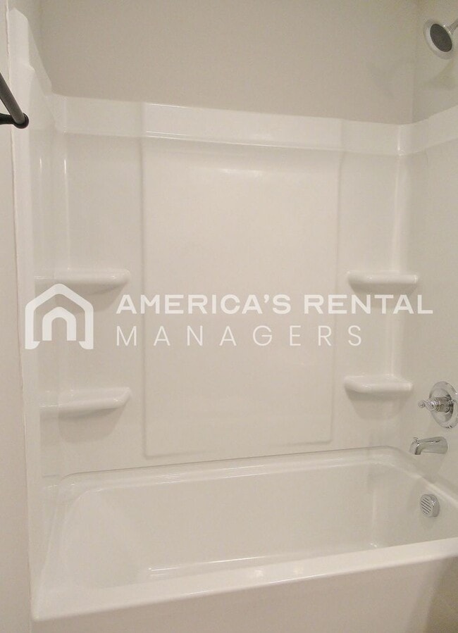 Building Photo - DEPOSIT PENDING! Beautiful Town Home with Garage in Chelsea... Available to View Now!!!
