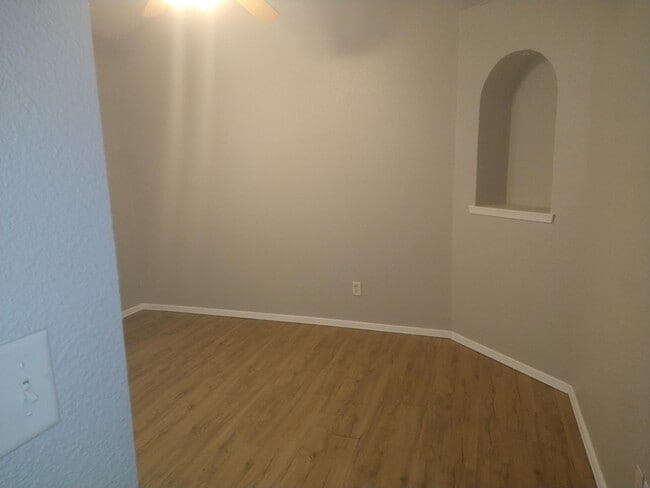 Building Photo - 3920 Tierra Marfil Rd