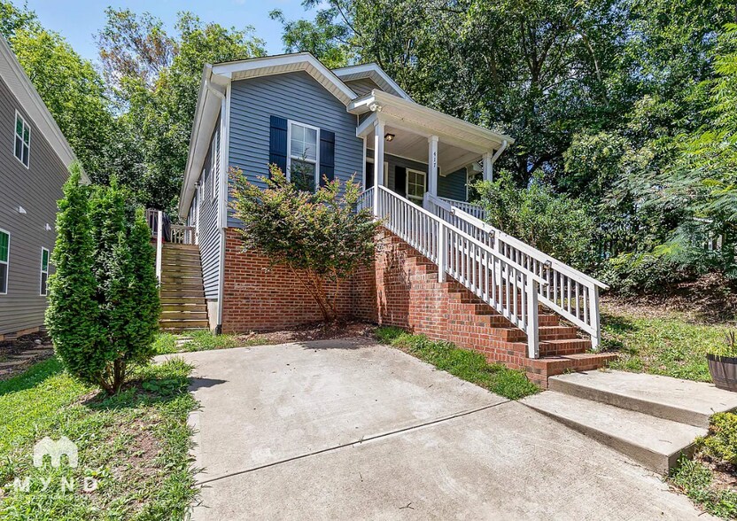 Building Photo - 417 E Hinton St