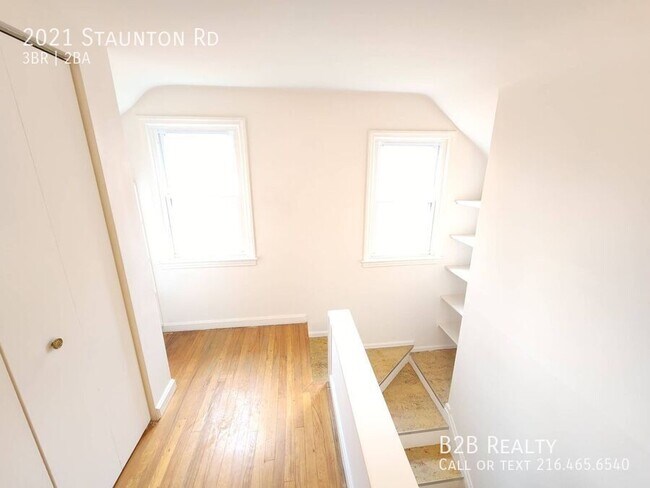 Building Photo - 2021 Staunton Rd