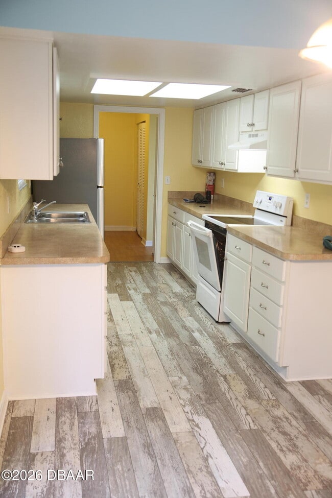 Building Photo - 277 Galbraith Ave