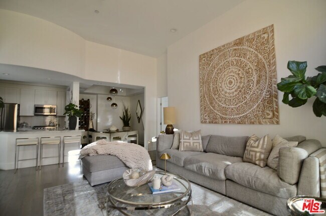Building Photo - 5703 Laurel Canyon Blvd