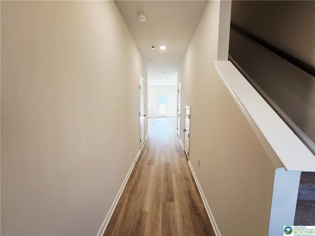 Building Photo - 1182 Susan Cir