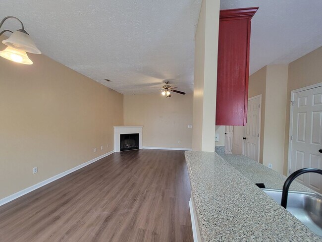 Building Photo - 2 Story-Townhome - 1 Car Garage - Gated Community - Camp Creek