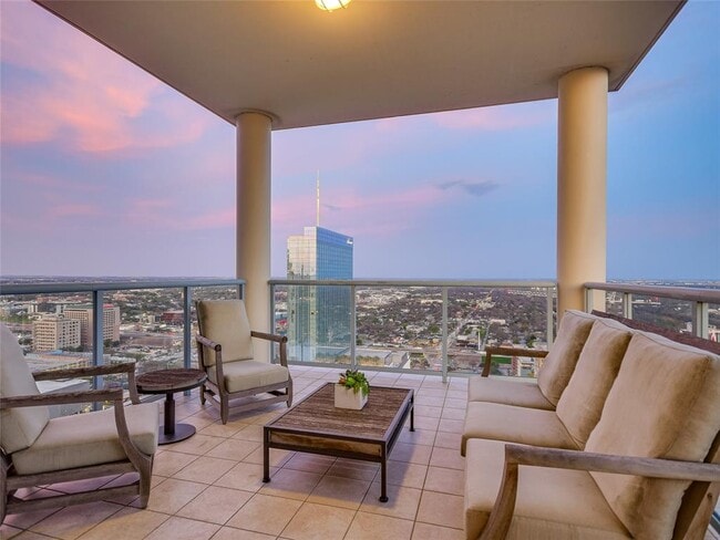 Building Photo - 98 San Jacinto Blvd