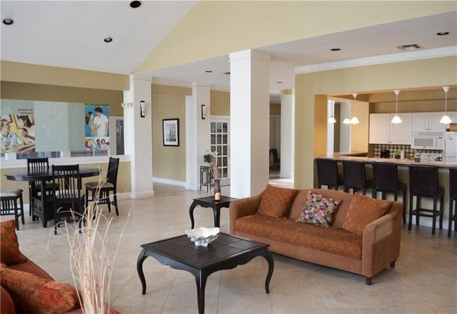 Building Photo - 1025 S Hiawassee Rd