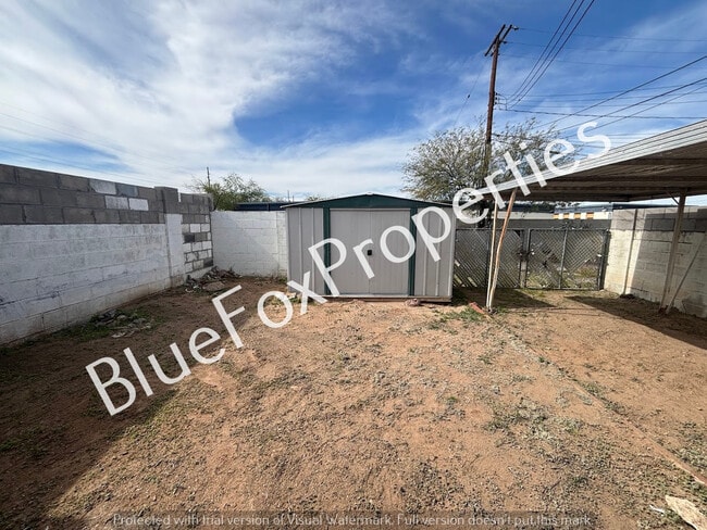 Building Photo - 1228 E Kentucky St