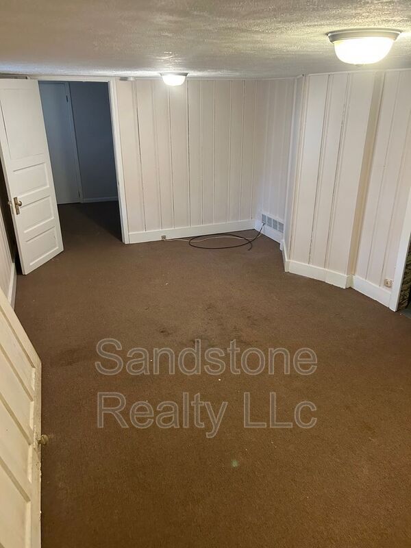 Building Photo - 16775 Libby Rd