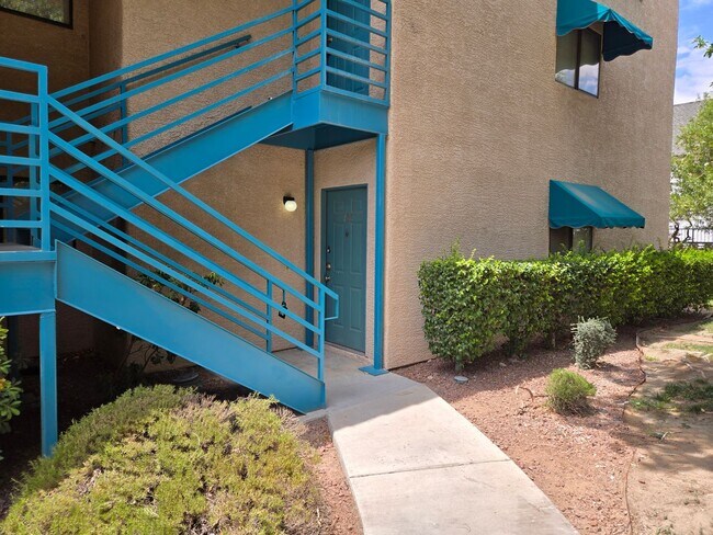 Building Photo - 2180 Pinetop Ln