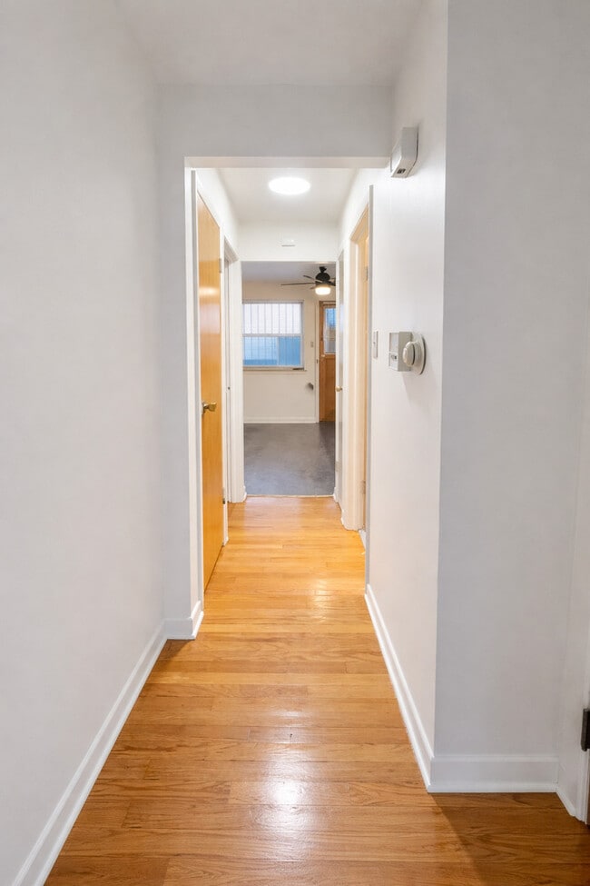 Building Photo - 2027 W 111th St