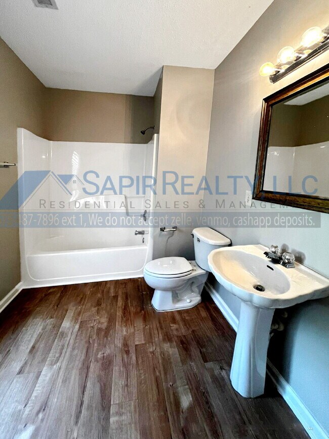 Building Photo - 1605 Silver Petal Way