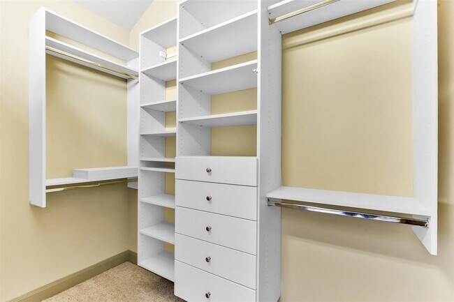 Building Photo - 151 Low Country Ln
