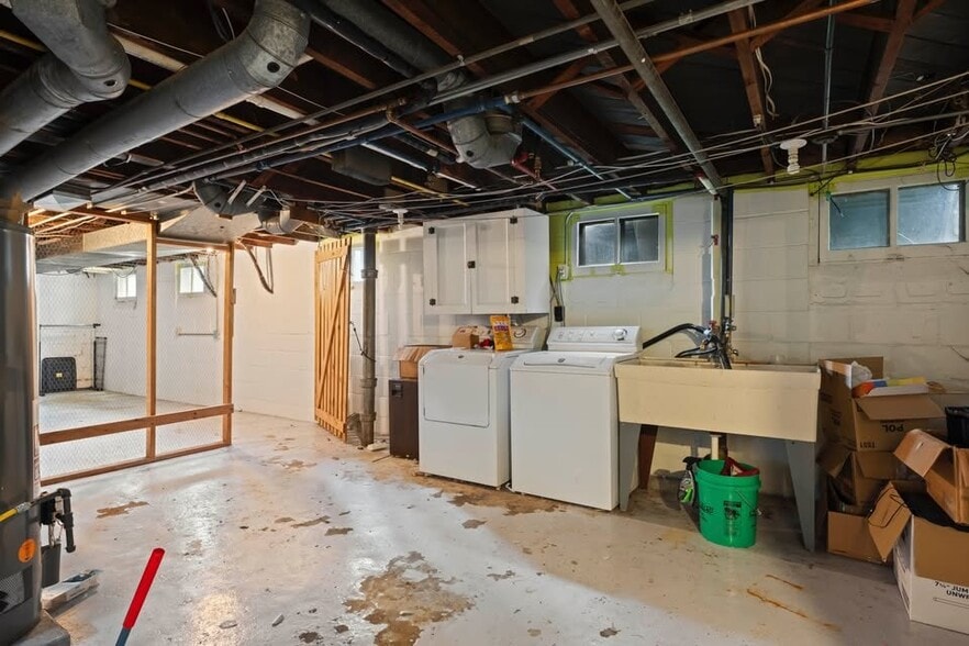 Building Photo - 148 Frame Ave