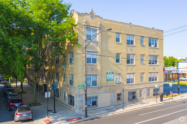 Lincoln Square Maplewood Apartments - 4756 N Maplewood Ave