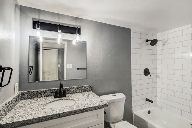 Building Photo - 14107 Pinewest Dr