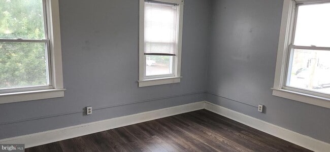 Building Photo - 709 Mulberry St