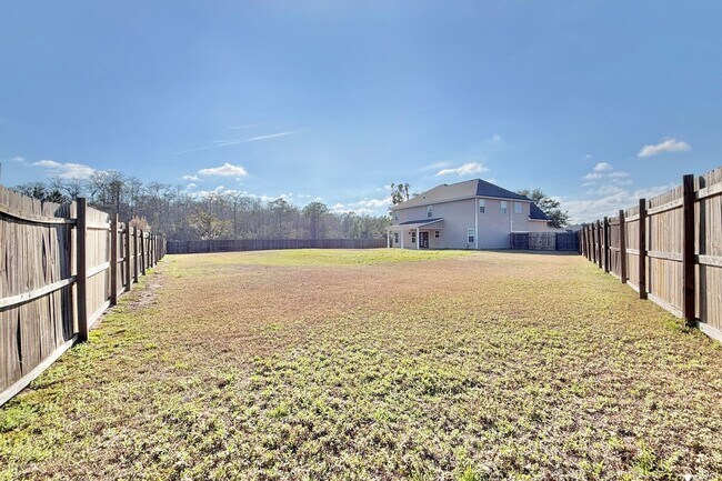 Building Photo - AVAILABLE NOW! (Small Pets Only)