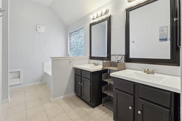 Building Photo - 3420 Grenoble Ct
