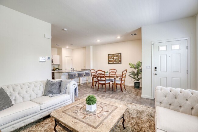 Building Photo - Furnished Henderson 3BR w/ Community Pool & fitness center