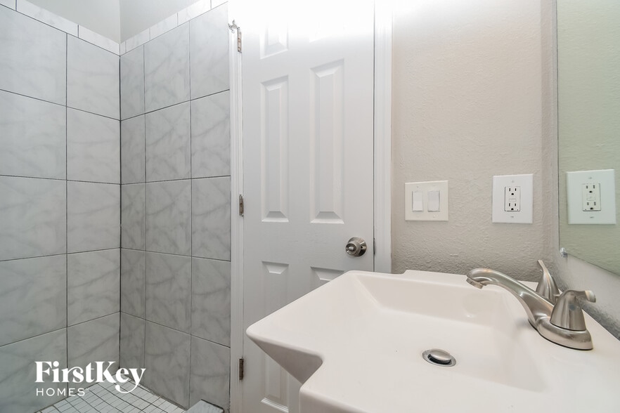 Building Photo - 6334 Harlow Blvd