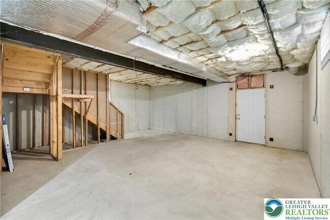 Building Photo - 835 16th Ave