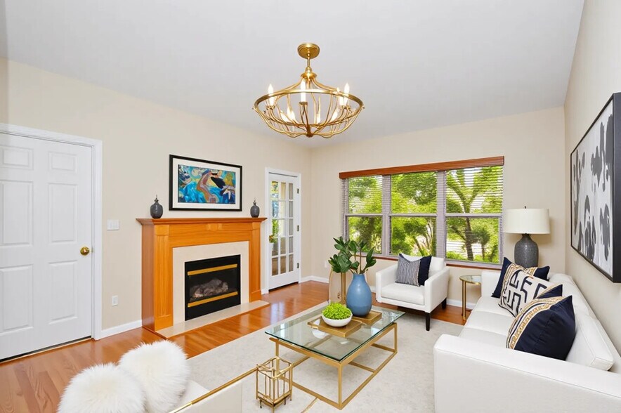 Primary Photo - 1243 W Rosemont Ave