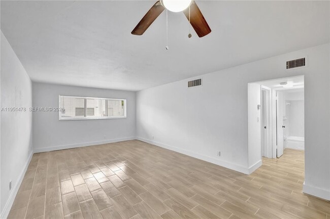 Building Photo - 1939 Jefferson St