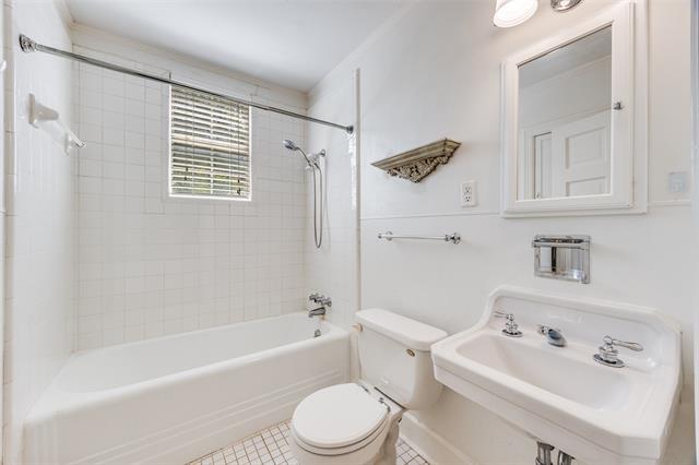 Building Photo - 3810 Whitehall Dr