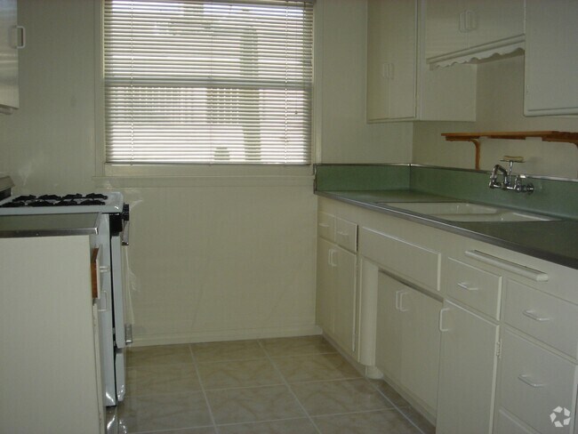 Building Photo - 1517 Pontius Ave
