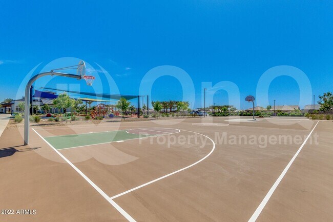 Building Photo - 9830 E Tahoe Ave