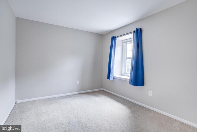 Building Photo - 4685 Forestdale Dr