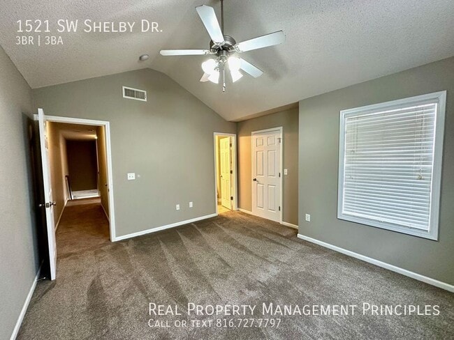 Building Photo - 1521 SW Shelby Dr