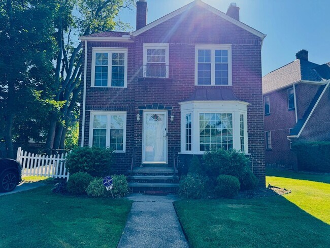 Building Photo - 3679 Warren Rd