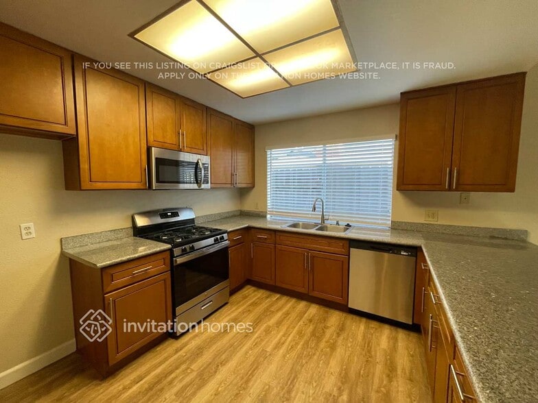 Building Photo - 267 Bowline Dr