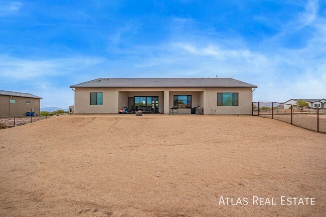 Building Photo - 15532 E Palo Brea Ln