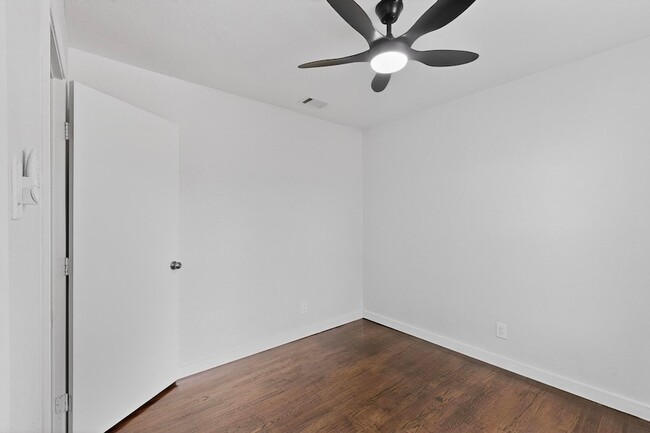 Building Photo - 2812 San Medina Ave