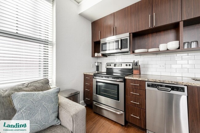 Building Photo - 933 McGee St